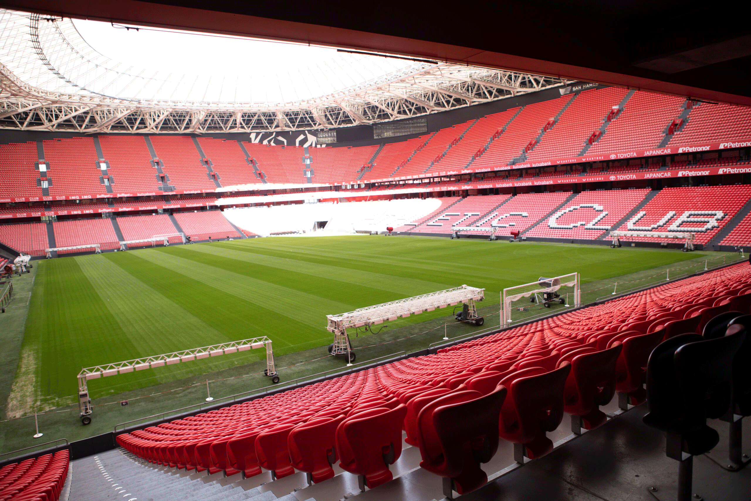 open y peugeot I asamblea conjunta en Estadio San Mamés de Bilbao